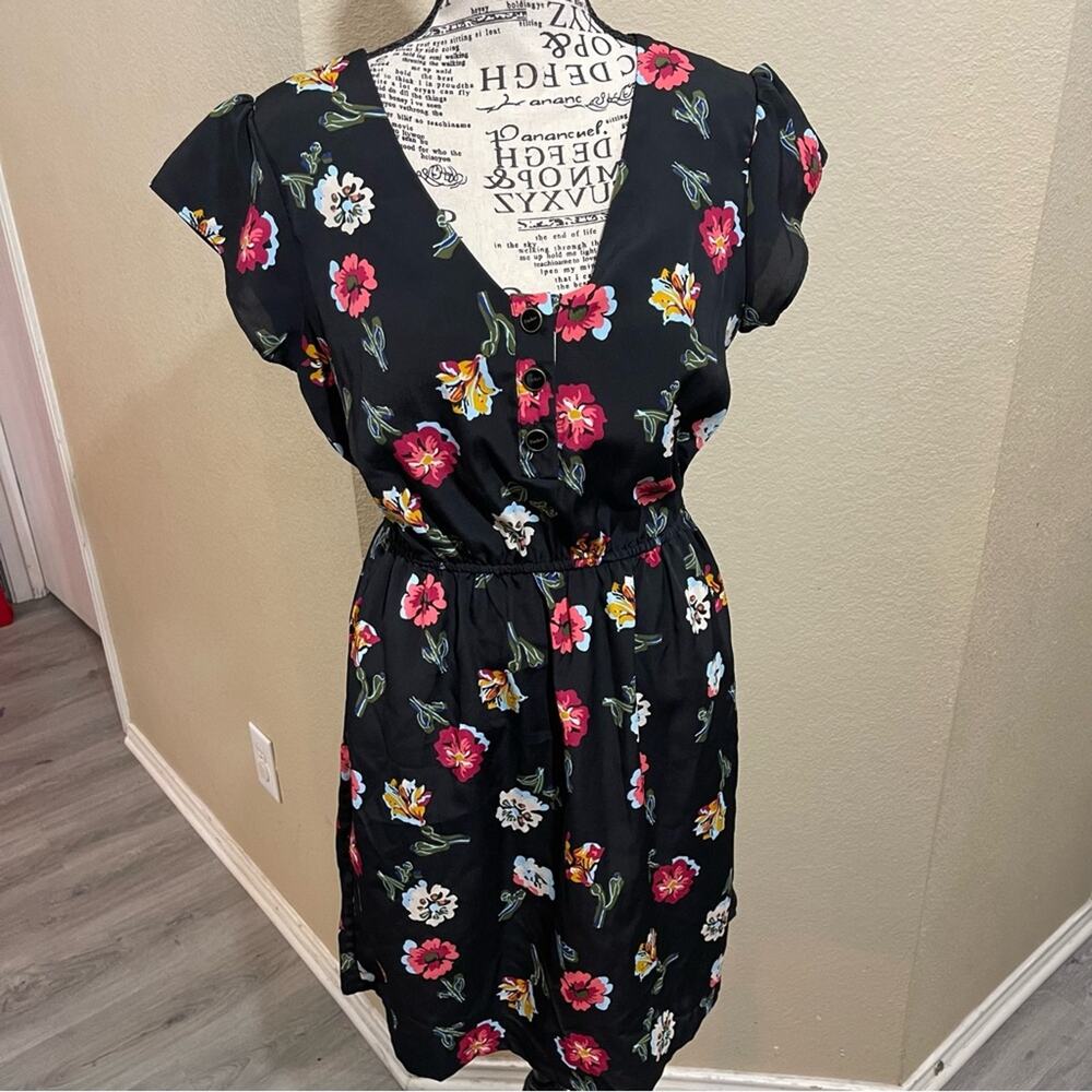 Tucker floral dress size medium‎